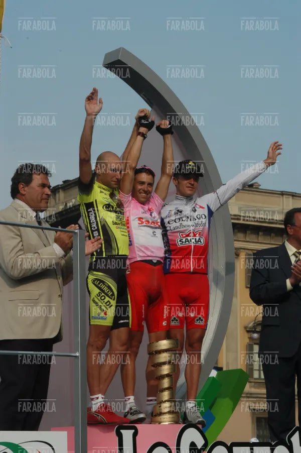 Gilberto Simoni, Stefano Garzelli e Yaroslav Popovych sul podio, cronometro all'Idroscalo, Giro d'Italia, Milano, 2003