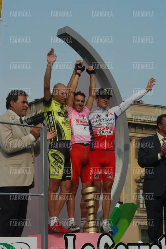 Gilberto Simoni, Stefano Garzelli e Yaroslav Popovych sul podio, cronometro all'Idroscalo, Giro d'Italia, Milano, 2003