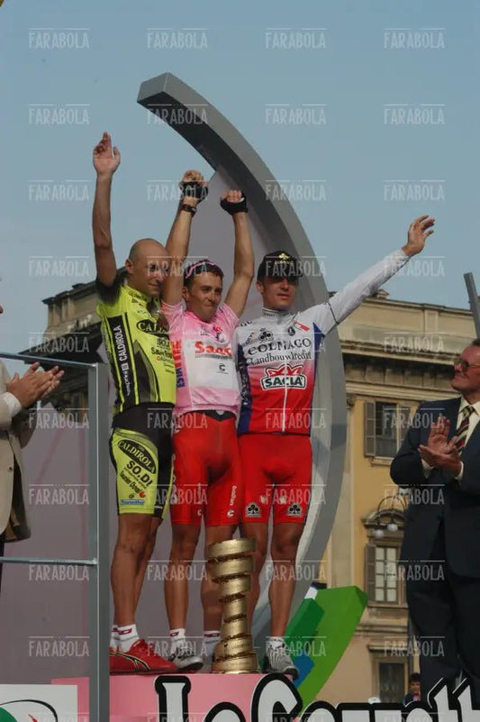 Gilberto Simoni, Stefano Garzelli e Yaroslav Popovych sul podio, cronometro all'Idroscalo, Giro d'Italia, Milano, 2003