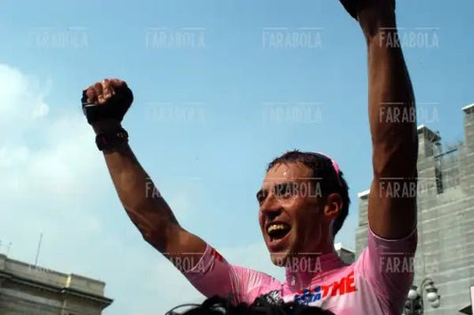 Gilberto Simoni vincitore del Giro d'Italia, cronometro all'Idroscalo, Milano, 2003
