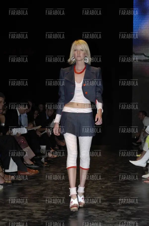 Abito ispirato a Brigitte Bardot di Marta Greco, Sfilata dell'Istituto Europeo di Design, Milano, 2003