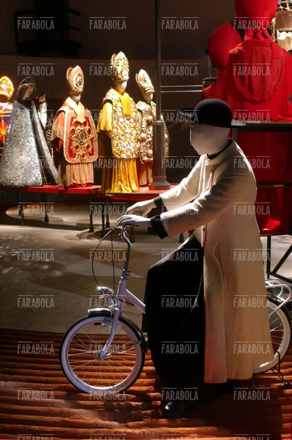 Mostra Federico in costume, Museo Fellini, 2003