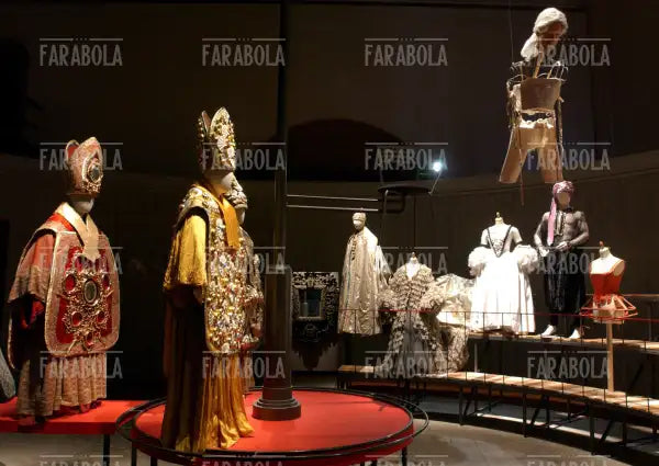 Mostra Federico in costume, Museo Fellini, 2003