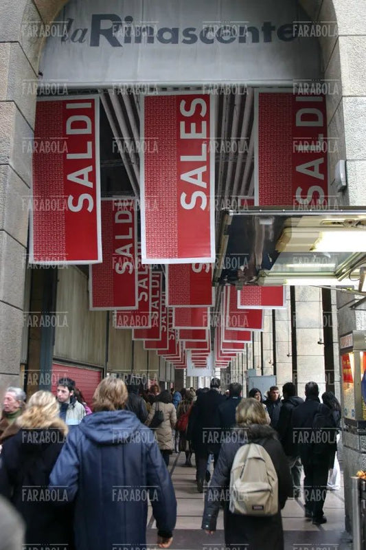 Saldi in Corso Vittorio Emanuele, Milano, 2004