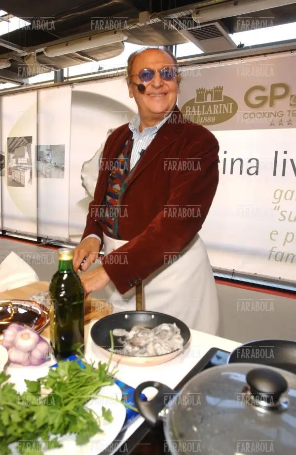 Renzo Arbore ai fornelli, Cucina Live Show, Macef, Milano, 2004