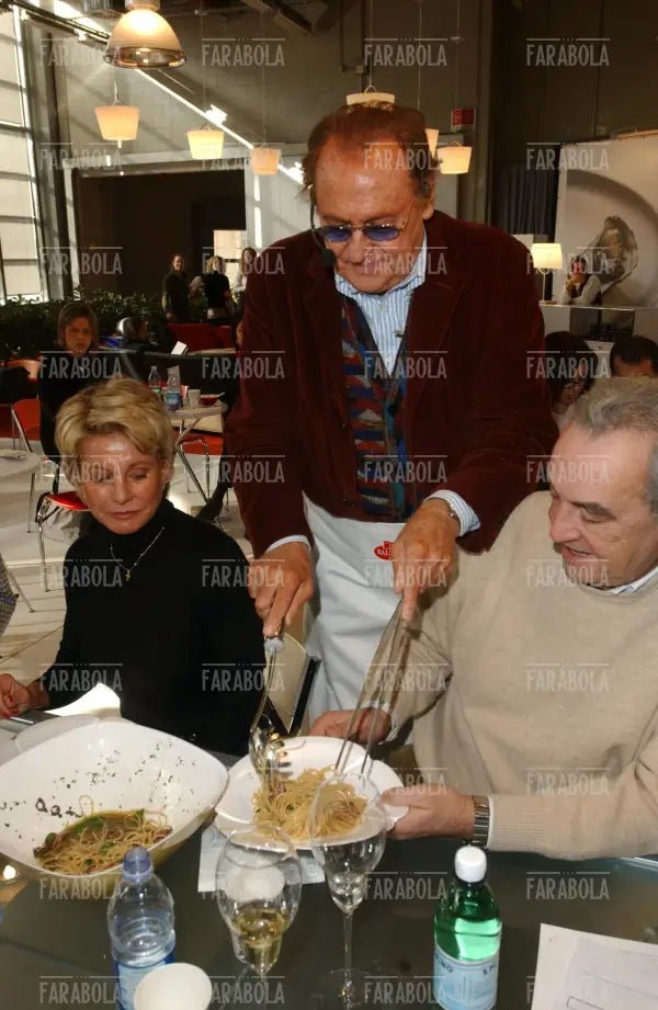 Renzo Arbore ai fornelli, Cucina Live Show, Macef, Milano, 2004