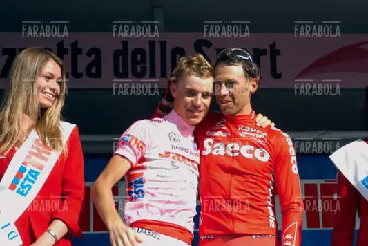 Damiano Cunego e il capitano Gilberto Simoni, arrivo del Giro d'Italia, Milano, 2004