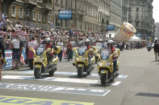 La carovana del Giro d'Italia, Milano, 2004