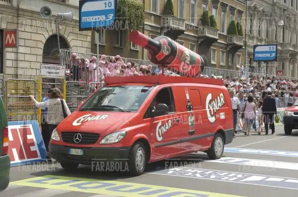 La carovana del Giro d'Italia, Milano, 2004