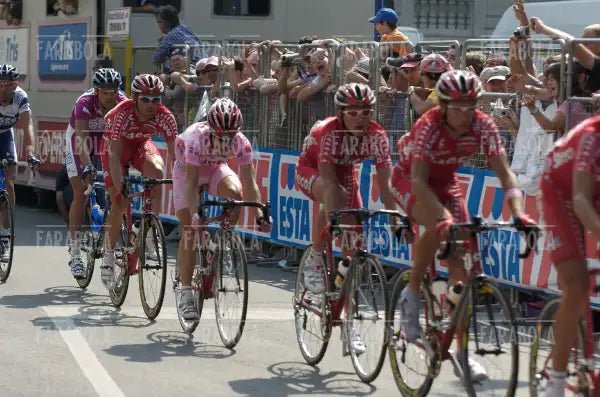 Damiano Cunego in maglia rosa, arrivo del Giro d'Italia, Milano, 2004