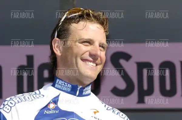 Alessandro Petacchi vincitore della tappa, arrivo del Giro d'Italia, Milano, 2004