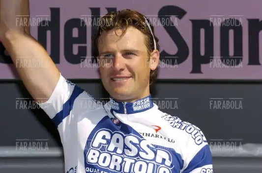 Alessandro Petacchi vincitore della tappa, arrivo del Giro d'Italia, Milano, 2004