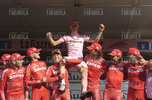 La Saeco con Damiano Cunego vincitore, arrivo del Giro d'Italia, Milano, 2004