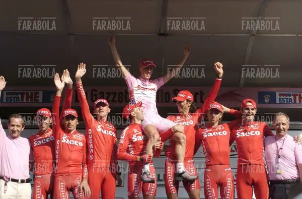 La Saeco con Damiano Cunego vincitore, arrivo del Giro d'Italia, Milano, 2004