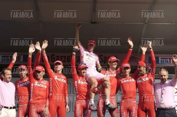 La Saeco con Damiano Cunego vincitore, arrivo del Giro d'Italia, Milano, 2004