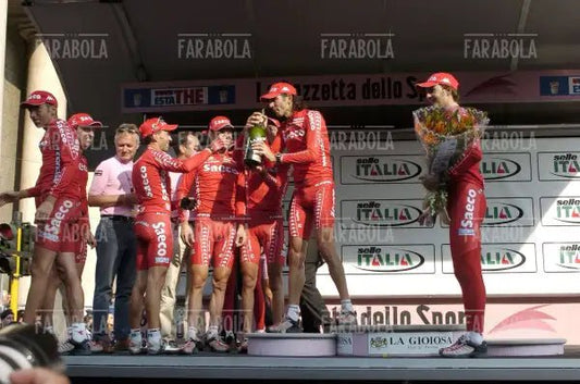 La Saeco festeggia la vittoria, arrivo del Giro d'Italia, Milano, 2004
