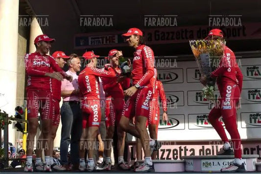 La Saeco festeggia la vittoria, arrivo del Giro d'Italia, Milano, 2004
