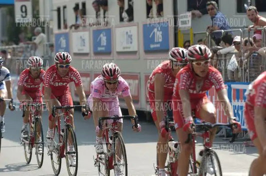 Damiano Cunego in maglia rosa, arrivo del Giro d'Italia, Milano, 2004