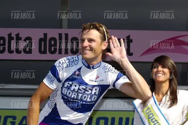 Alessandro Petacchi vincitore della tappa, arrivo del Giro d'Italia, Milano, 2004