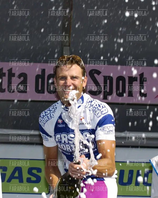 Alessandro Petacchi vincitore della tappa, arrivo del Giro d'Italia, Milano, 2004