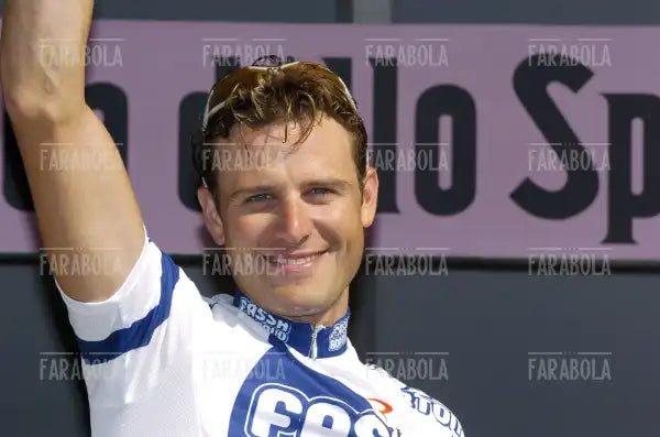 Alessandro Petacchi vincitore della tappa, arrivo del Giro d'Italia, Milano, 2004