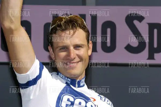 Alessandro Petacchi vincitore della tappa, arrivo del Giro d'Italia, Milano, 2004