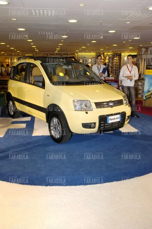 La nuova Fiat Panda 4x4 allo Spazio Fiat della Rinascente, Milano, 2004