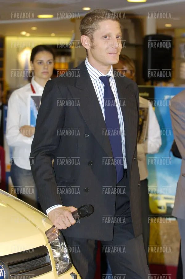 Lapo Elkann presenta la nuova Panda 4x4 allo Spazio Fiat della Rinascente, Milano, 2004