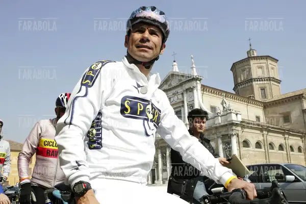 Davide Cassani bereitet die Etappe Florenz-Ravenna des Giro d'Italia vor, Santa Maria in Porto, Ravenna, 2005