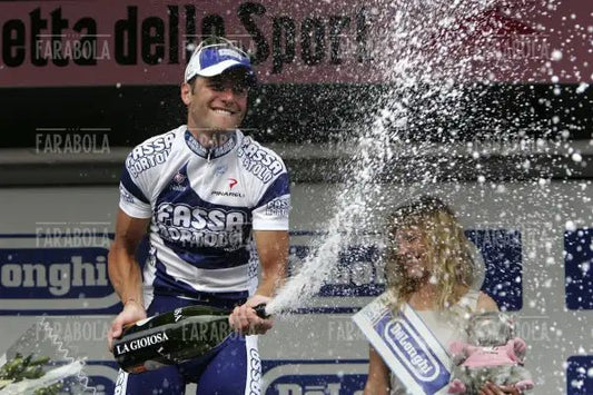 Alessandro Petacchi vincitore di tappa sul podio, Giro d'Italia, Ravenna, 2005
