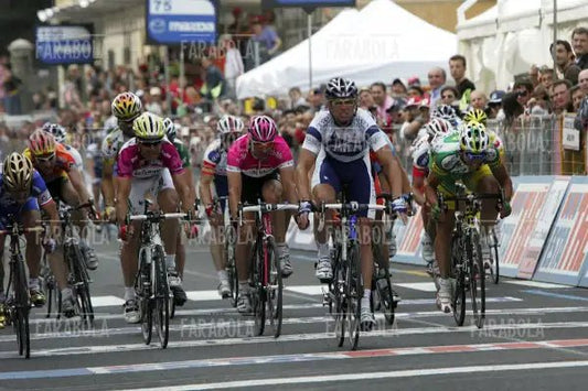 L'arrivo della tappa vinta da Alessandro Petacchi, Giro d'Italia, Ravenna, 2005