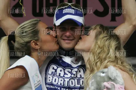 Alessandro Petacchi vincitore di tappa sul podio, Giro d'Italia, Ravenna, 2005