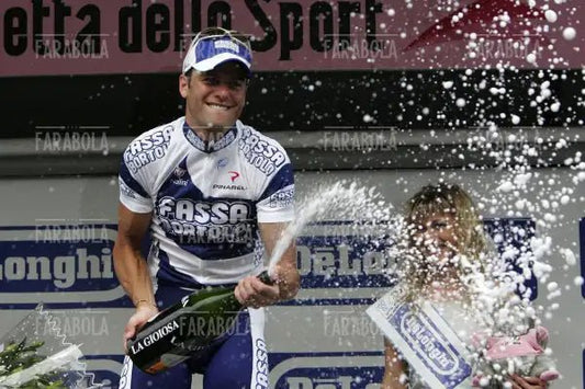 Alessandro Petacchi vincitore di tappa sul podio, Giro d'Italia, Ravenna, 2005