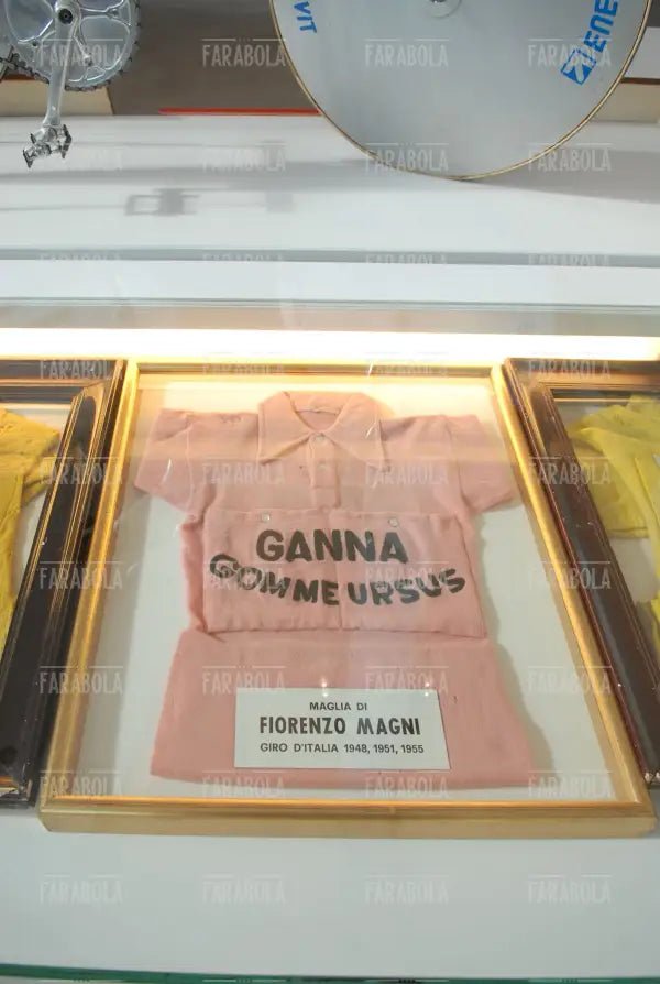 La maglia rosa di Fiorenzo Magni, Museo del Ciclismo del Ghisallo, Magreglio, 2006