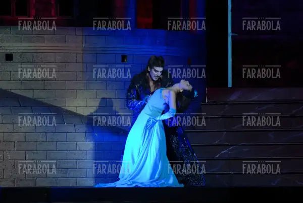 Vittorio Matteucci e Sabrina De Siena, Dracula Opera Rock, Milano, 2006