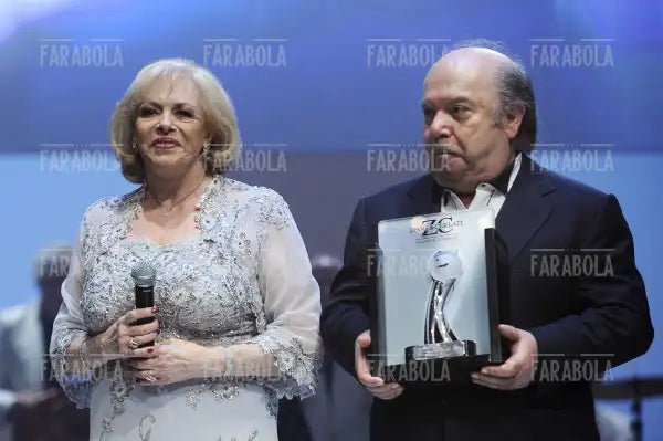 Lino Banfi premia Michèle Mercier, Festival della Commedia, Montecarlo, 2009