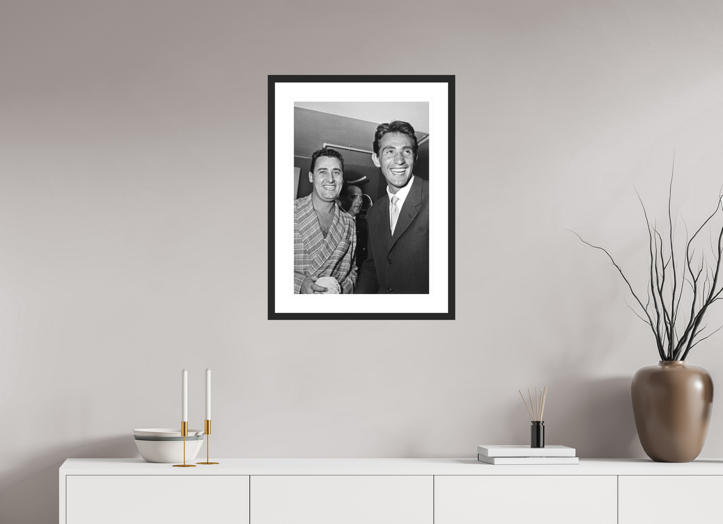 ISO A2 (42 x 59,4 cm), Cornice nera Alberto Sordi e Walter Chiari, 1952
