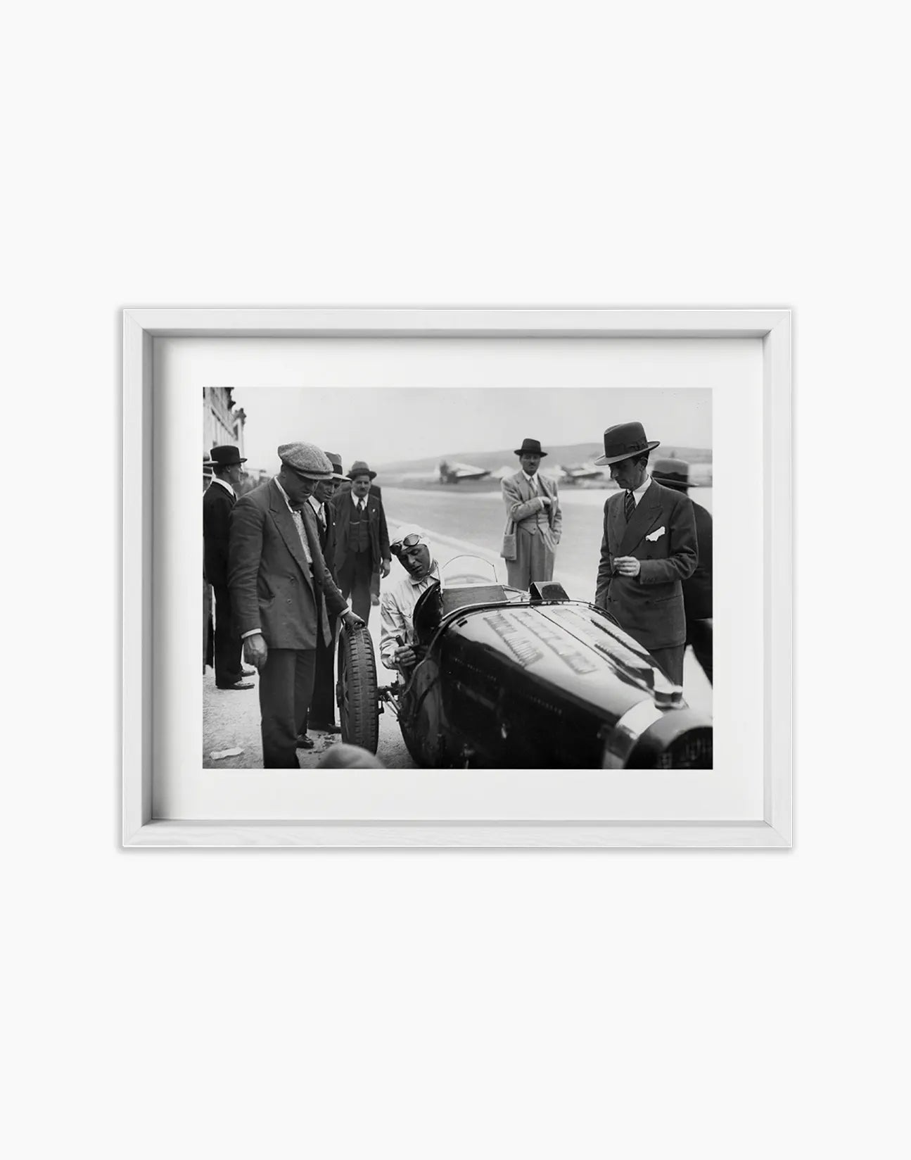 Achille Varzi su Bugatti, 1932 - Farabola Fotografia