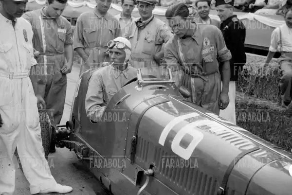Achille Varzi sul circuito di Sanremo, 1937 - Farabola Immagine digitale