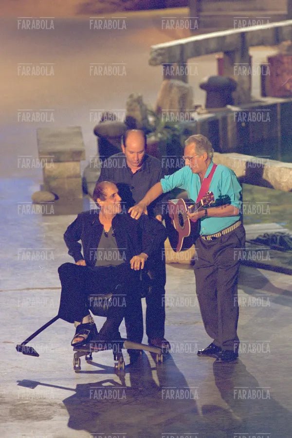 Adriano Celentano, Antonio Albanese ed Enzo Jannacci, 125 milioni di caz..te, 2001 - Farabola Immagine digitale