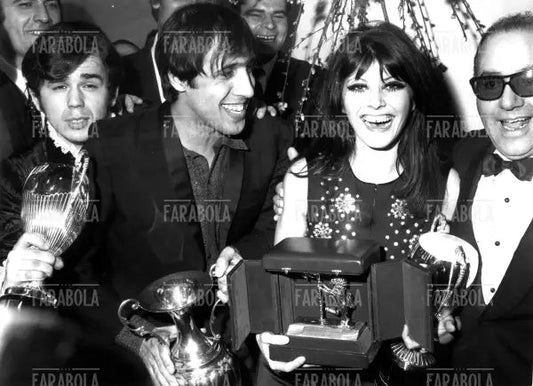 Adriano Celentano e Claudia Mori, Festival di Sanremo, 1970 - Farabola Immagine digitale