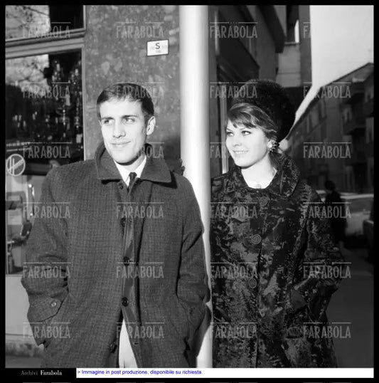 Adriano Celentano e Claudia Mori, Milano, 1965 - Farabola Immagine digitale