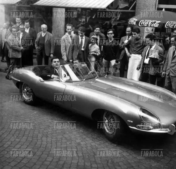 Adriano Celentano e Guidone, Cantagiro, 1962 - Farabola Immagine digitale
