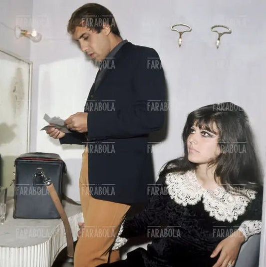 Adriano Celentano e la moglie Claudia Mori, 1966 - Farabola Immagine digitale