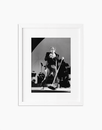 Adriano Celentano in concerto, 1994 — stampa fine art con cornice bianca