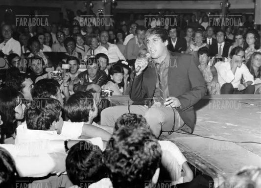 Adriano Celentano in concerto alla Bussola, Viareggio, 1968 - Farabola Immagine digitale
