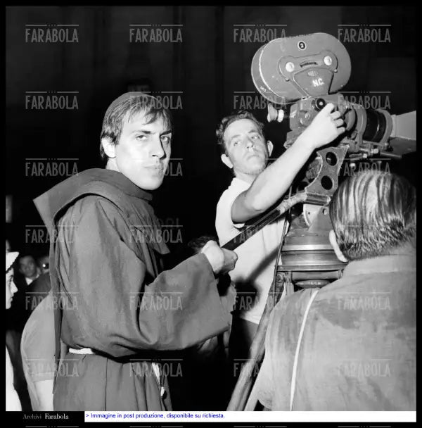 Adriano Celentano sul set del film Super rapina a Milano, 1964 - Farabola Immagine digitale