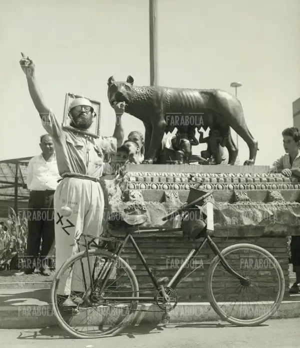 Aguigi Dupont André al Villaggio Olimpico, Olimpiadi di Roma, 1960 - Farabola Immagine digitale