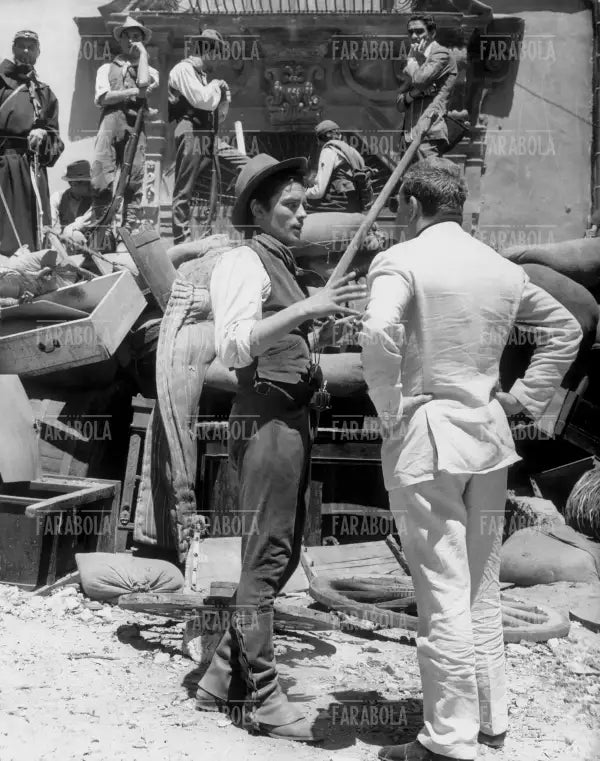 Alain Delon e Luchino Visconti sul set del film Il Gattopardo, Palermo, 1962 - Farabola Immagine digitale