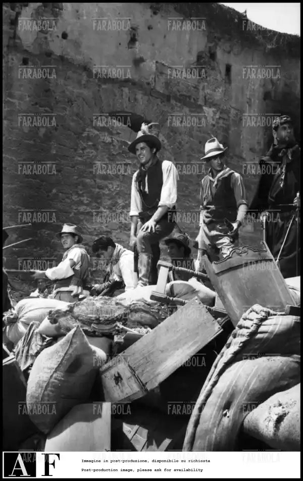 Alain Delon sul set del film Il Gattopardo, Palermo, 1962 - Farabola Immagine digitale